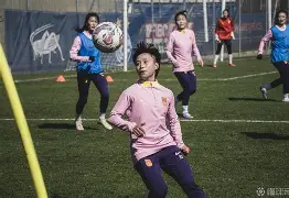 内江女足获得最佳教练奖：指导如掌上明珠的简单介绍